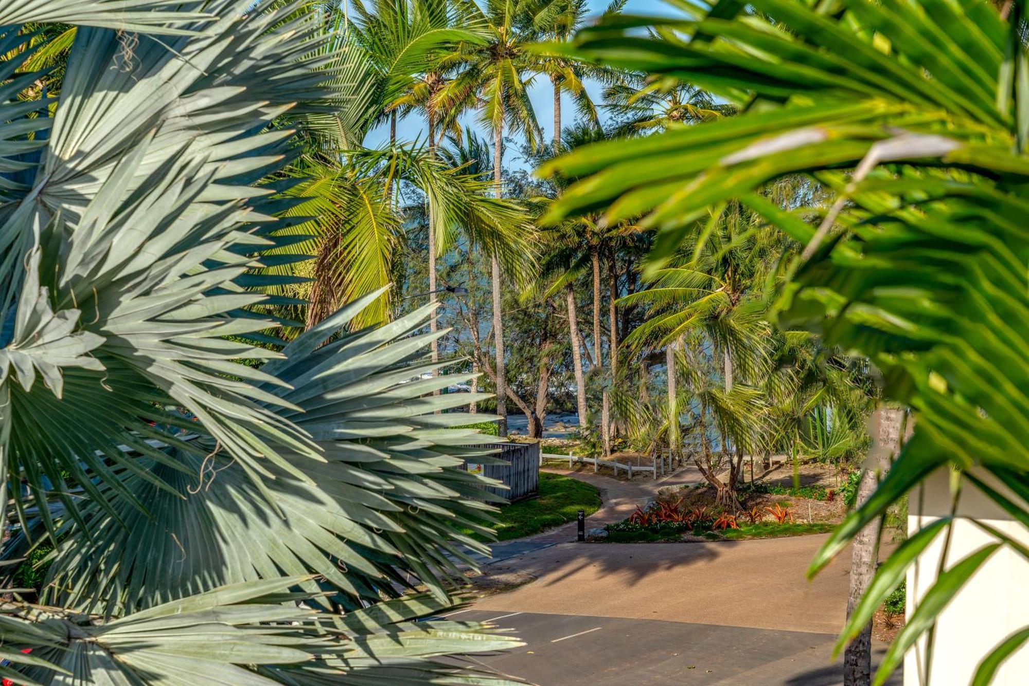 Driftwood Mantaray - Official Onsite Reception And Check In Aparthotel Port Douglas Exterior photo